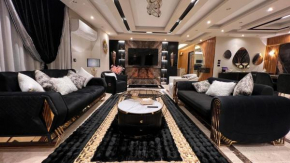 Luxury Renovated 3 bedroom Apt